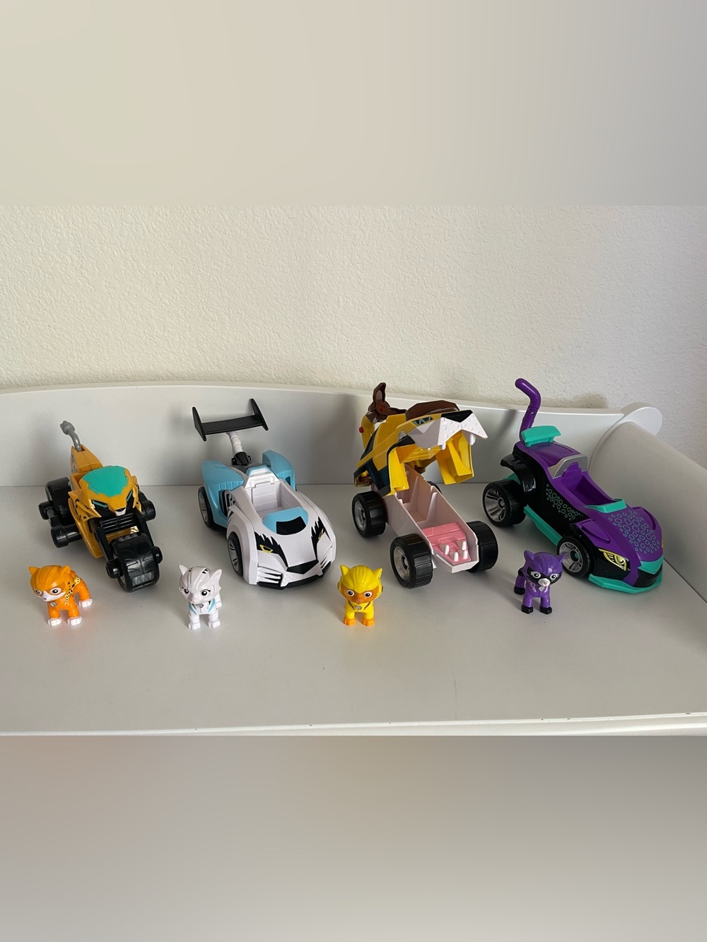 Paw Patrol Cat Pack Figure and Vehicle Set